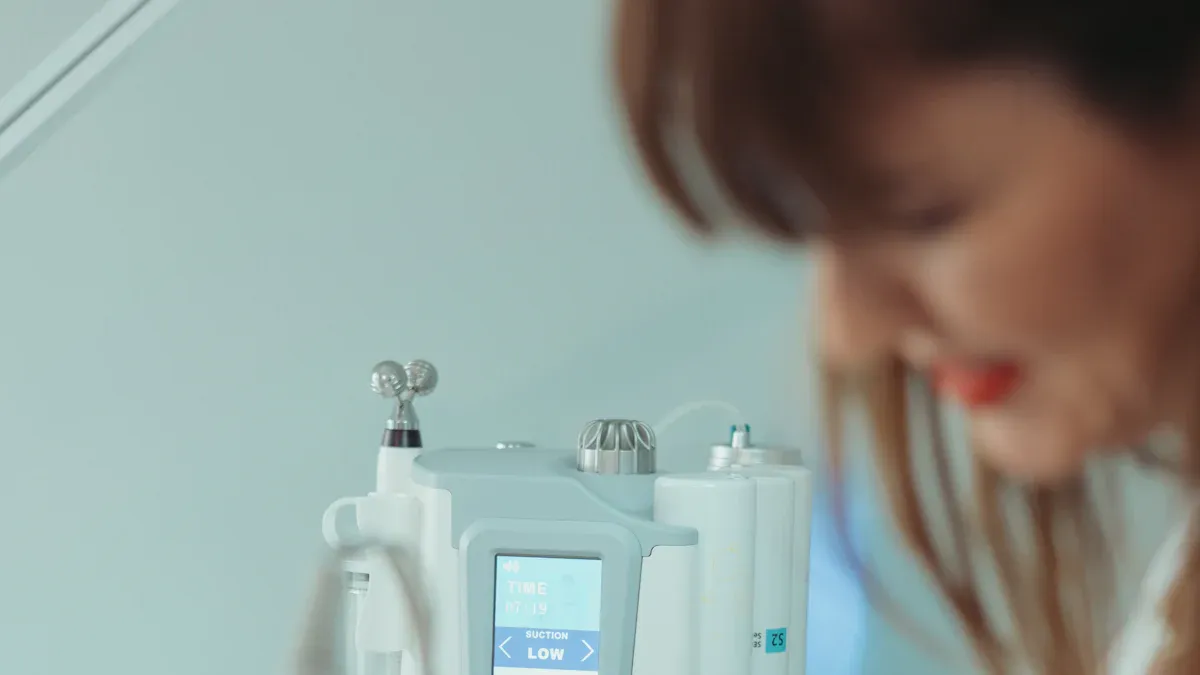 Advanced Hydrafacial: Essential Skincare Device
